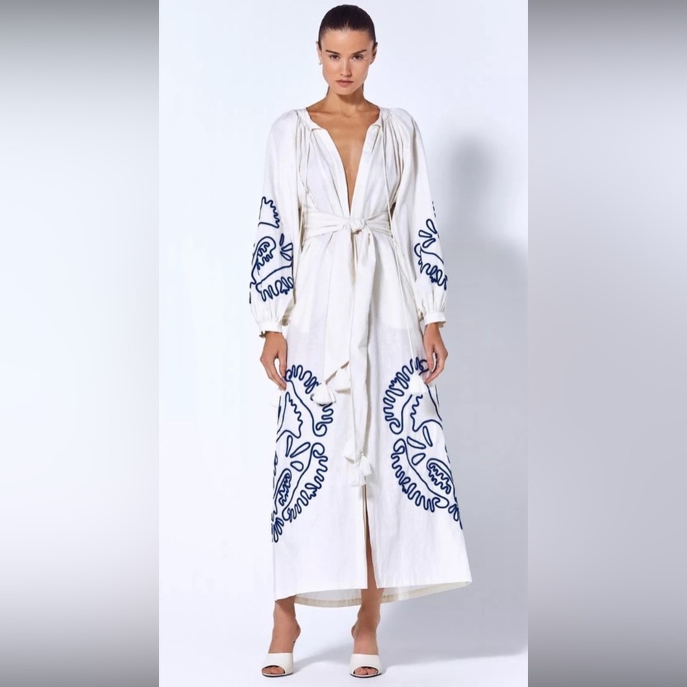 Alexis Bella dress embroidered long dress. Size Medium